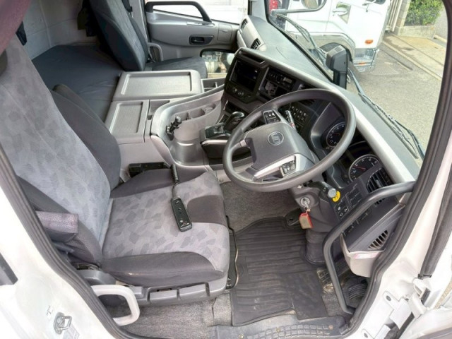 UDトラックス（日産） クオン 大型 トラクタ（シングル） 2PG-GK5AAB(95586) 18枚目