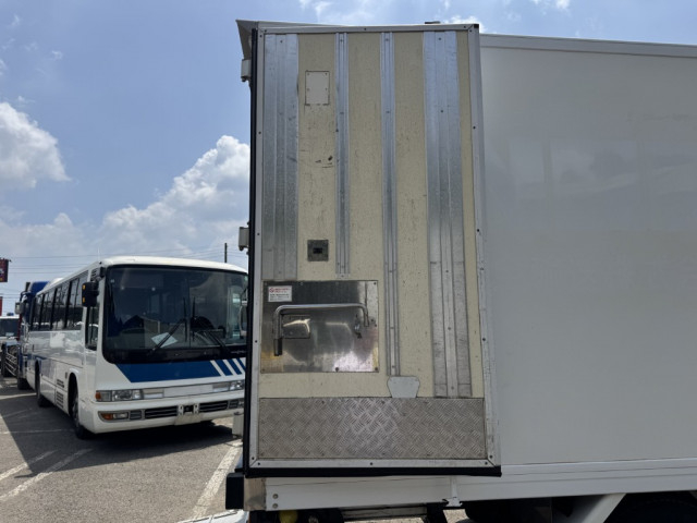 いすゞ エルフ 小型 冷凍冷蔵バン TPG-NPR85AN(95596) 19枚目