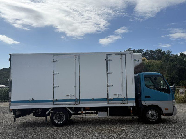 日野 デュトロ 小型 冷凍冷蔵バン TKG-XZU722M(95599) 3枚目