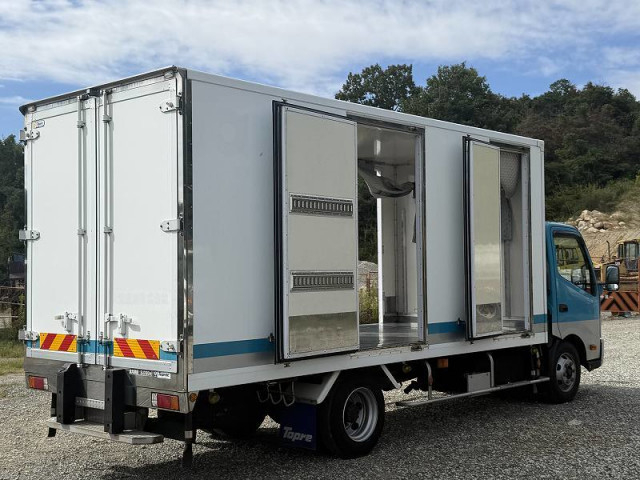 日野 デュトロ 小型 冷凍冷蔵バン TKG-XZU722M(95599) 10枚目