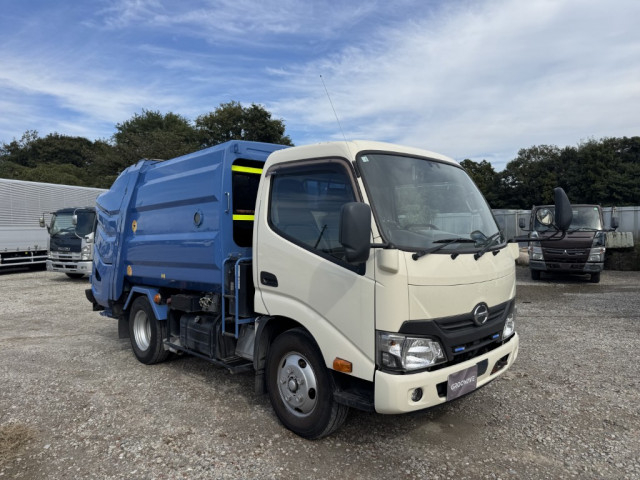 日野 デュトロ 小型 塵芥車（プレス式） TKG-XZU600X(95600) 2枚目