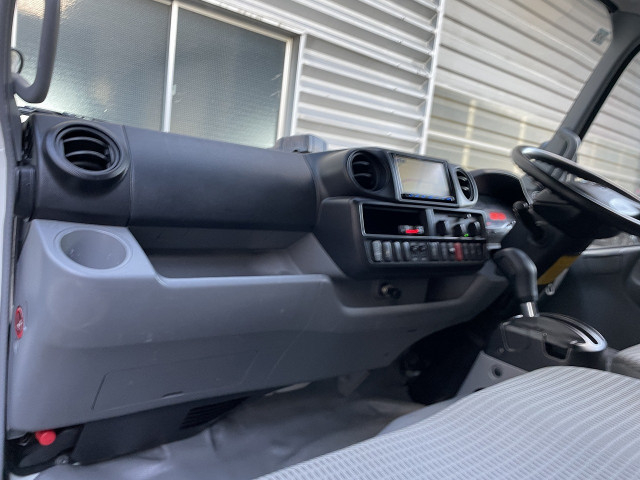 トヨタ ダイナ 小型 アルミバン TPG-XZU605(95608) 19枚目