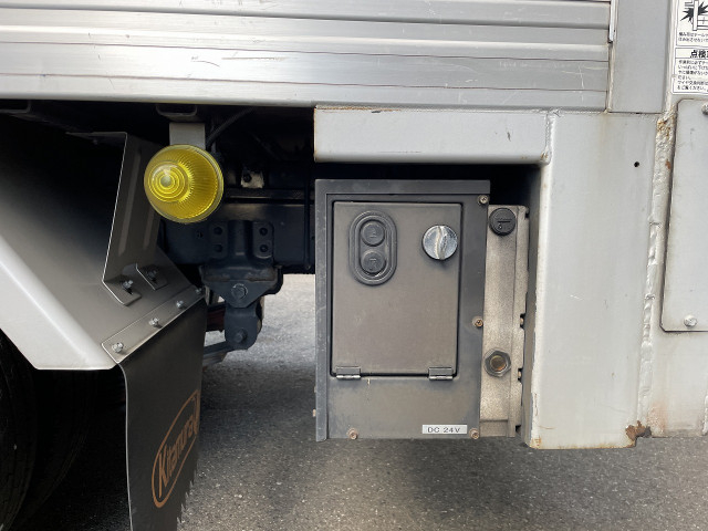 トヨタ ダイナ 小型 アルミバン TPG-XZU605(95608) 33枚目