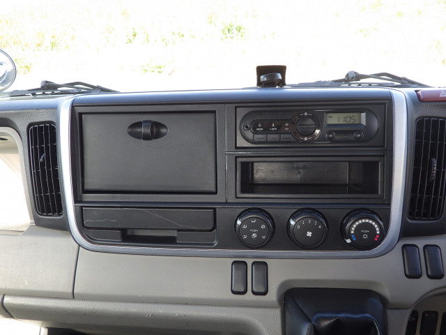 日産自動車 アトラス 小型 平ボディ TRG-FBA5W(95614) 9枚目