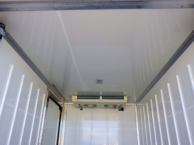 トヨタ ダイナ 小型 冷凍冷蔵バン TKG-XZU675(95616) 8枚目