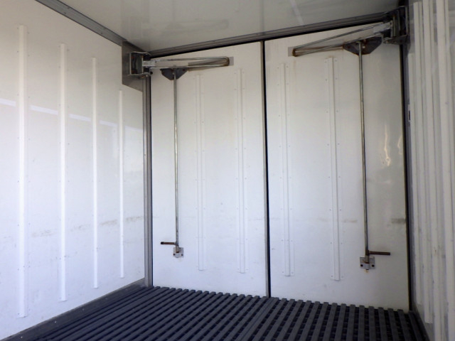 トヨタ ダイナ 小型 冷凍冷蔵バン TKG-XZU675(95616) 17枚目