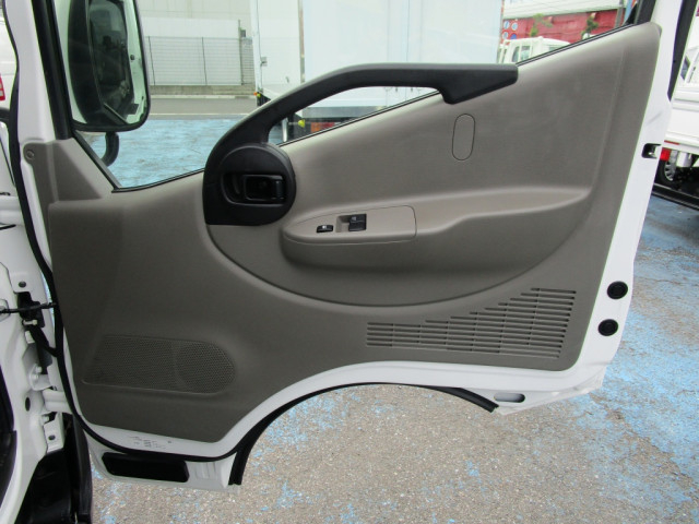 日産自動車 アトラス 小型 平ボディ CBF-SQ2F24(95619) 21枚目