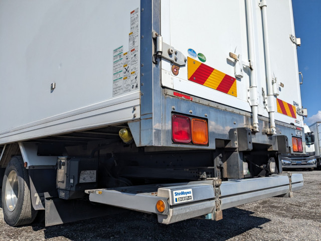 いすゞ フォワード 中型 冷凍冷蔵バン TKG-FRR90S2(95626) 8枚目