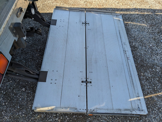 いすゞ フォワード 中型 冷凍冷蔵バン TKG-FRR90S2(95626) 12枚目