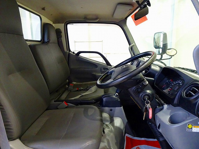 日野 デュトロ 小型 平ボディ TPG-XZU605M(95628) 6枚目