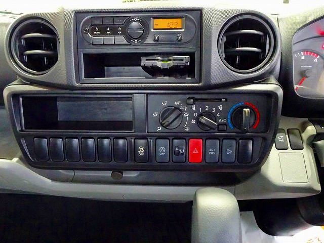 日野 デュトロ 小型 平ボディ TPG-XZU605M(95628) 10枚目