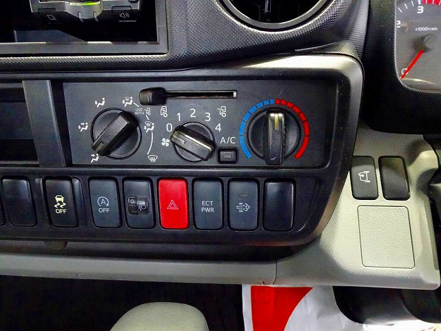 日野 デュトロ 小型 平ボディ TPG-XZU605M(95628) 11枚目