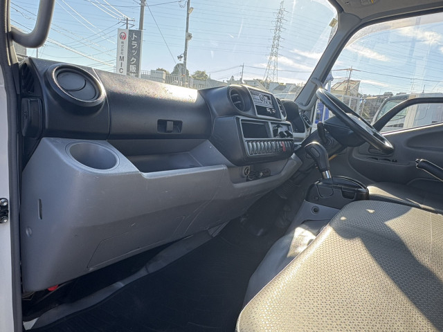 日野 デュトロ 小型 平ボディ TPG-XZU605M(95634) 26枚目