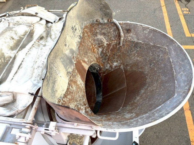 日野 レンジャー 増トン ミキサー車 LKG-FJ7JDAA(95643) 6枚目