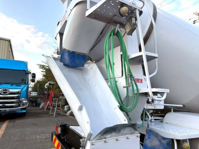 日野 レンジャー 増トン ミキサー車 LKG-FJ7JDAA(95643) 10枚目