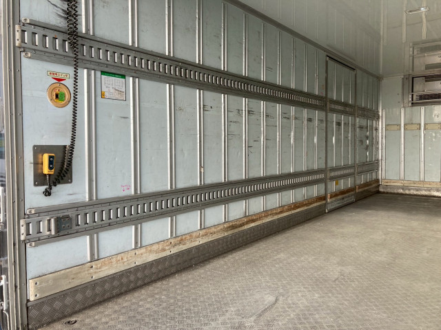 三菱ふそう ファイター 中型 冷凍冷蔵バン TKG-FK64F(95647) 15枚目