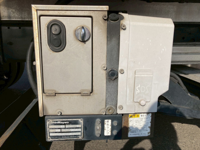 三菱ふそう ファイター 中型 冷凍冷蔵バン TKG-FK64F(95647) 27枚目