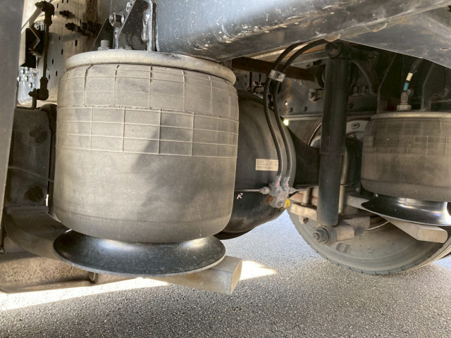 三菱ふそう ファイター 中型 冷凍冷蔵バン TKG-FK64F(95647) 30枚目