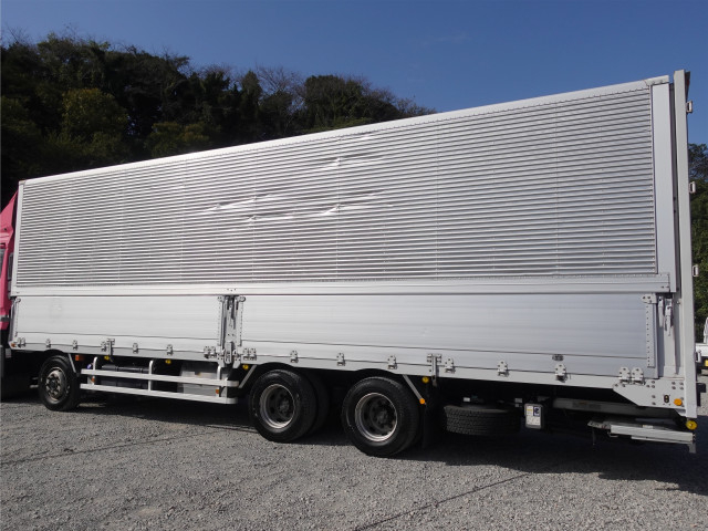 UDトラックス（日産） クオン 大型 アルミウィング QPG-CG5ZA(95660) 9枚目