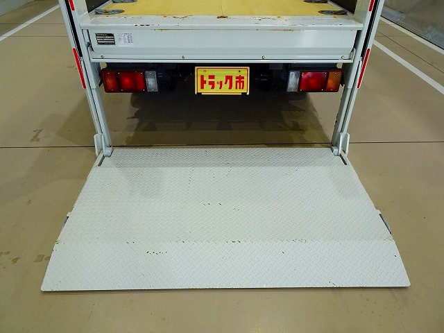 いすゞ エルフ 小型 Wキャブ TPG-NJR85A(95679) 33枚目