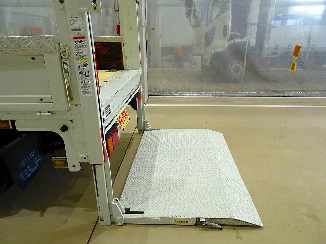 いすゞ エルフ 小型 Wキャブ TPG-NJR85A(95679) 34枚目