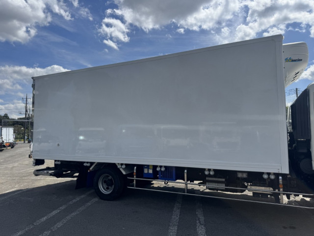 日野 レンジャー 中型 冷凍冷蔵バン TKG-FD7JLAA(95687) 6枚目