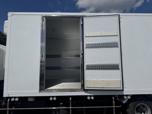 日野 レンジャー 中型 冷凍冷蔵バン TKG-FD7JLAA(95687) 8枚目