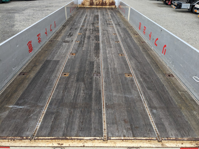 UDトラックス（日産） クオン 大型 平ボディ QPG-CD5ZA(95688) 11枚目