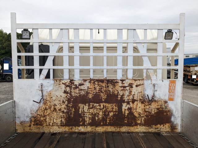 UDトラックス（日産） クオン 大型 平ボディ QPG-CD5ZA(95688) 16枚目