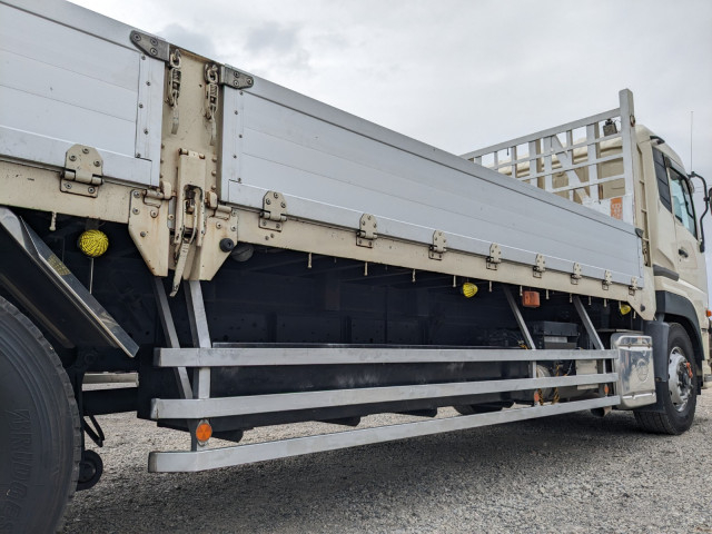 UDトラックス（日産） クオン 大型 平ボディ QPG-CD5ZA(95688) 33枚目