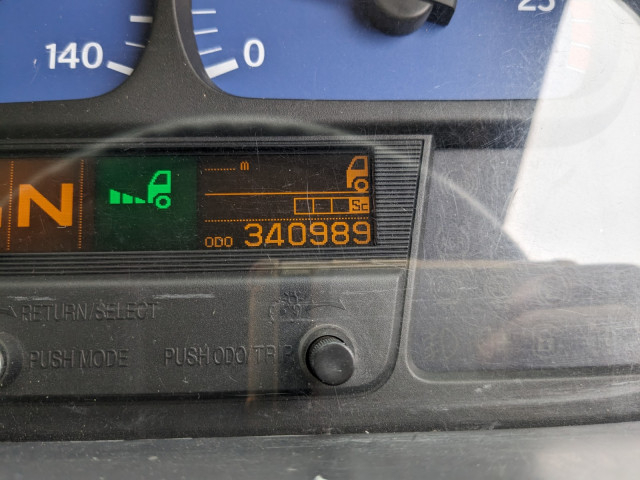 UDトラックス（日産） クオン 大型 平ボディ QPG-CD5ZA(95688) 40枚目