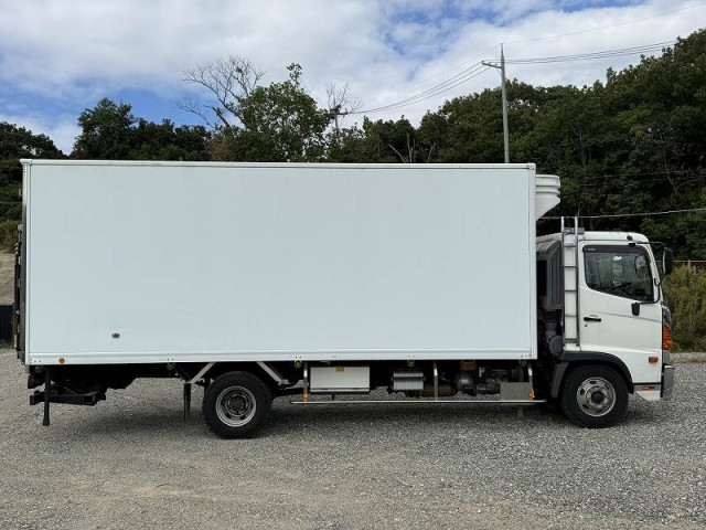 日野 レンジャー 中型 冷凍冷蔵バン TKG-FC9JJAA(95692) 4枚目