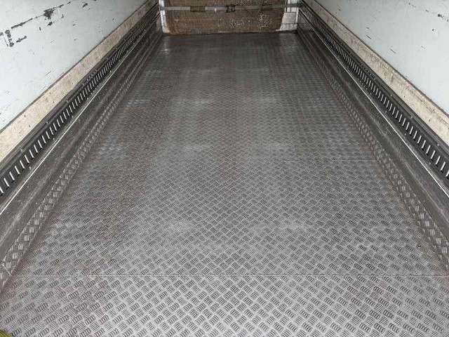 日野 レンジャー 中型 冷凍冷蔵バン TKG-FC9JJAA(95692) 10枚目