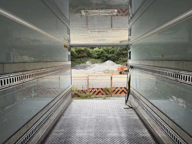 日野 レンジャー 中型 冷凍冷蔵バン TKG-FC9JJAA(95692) 19枚目