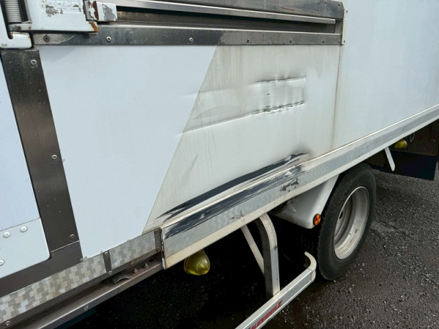 いすゞ エルフ 小型 冷凍冷蔵バン TPG-NPR85AN(95693) 9枚目