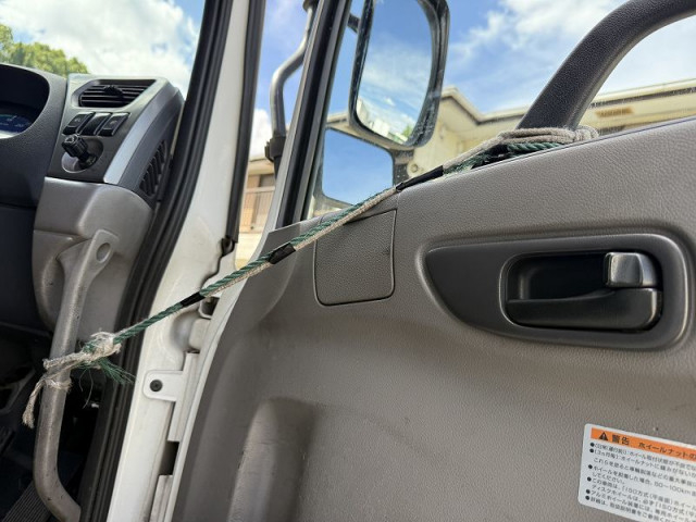 UDトラックス（日産） クオン 大型 トラクタ（シングル） QPG-GK5XAB(95699) 11枚目