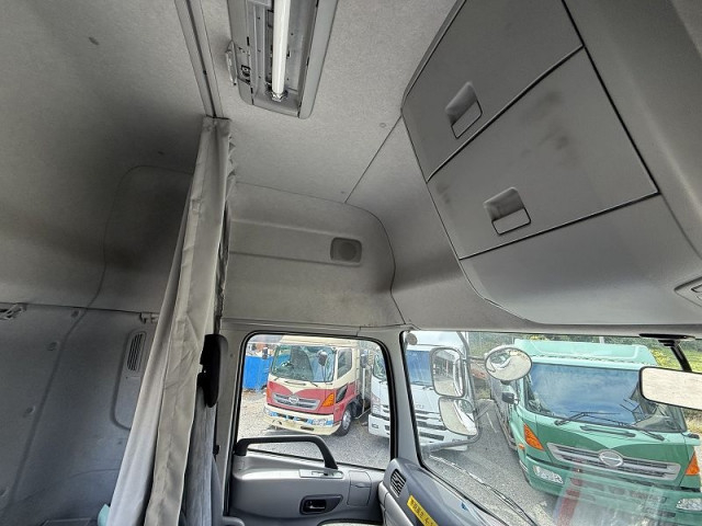 UDトラックス（日産） クオン 大型 トラクタ（シングル） QPG-GK5XAB(95699) 13枚目