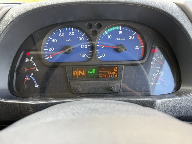 UDトラックス（日産） クオン 大型 トラクタ（シングル） QPG-GK5XAB(95699) 17枚目