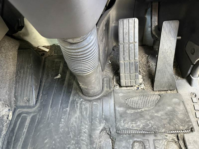 UDトラックス（日産） クオン 大型 トラクタ（シングル） QPG-GK5XAB(95699) 24枚目