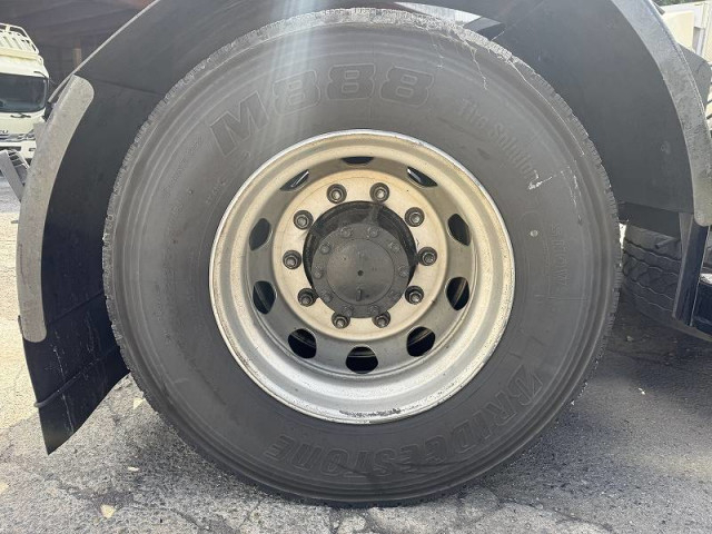 UDトラックス（日産） クオン 大型 トラクタ（シングル） QPG-GK5XAB(95699) 26枚目