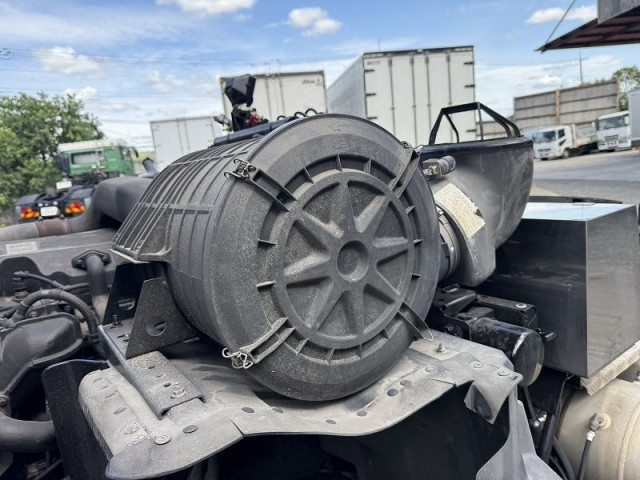 UDトラックス（日産） クオン 大型 トラクタ（シングル） QPG-GK5XAB(95699) 28枚目