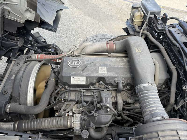 UDトラックス（日産） クオン 大型 トラクタ（シングル） QPG-GK5XAB(95699) 29枚目