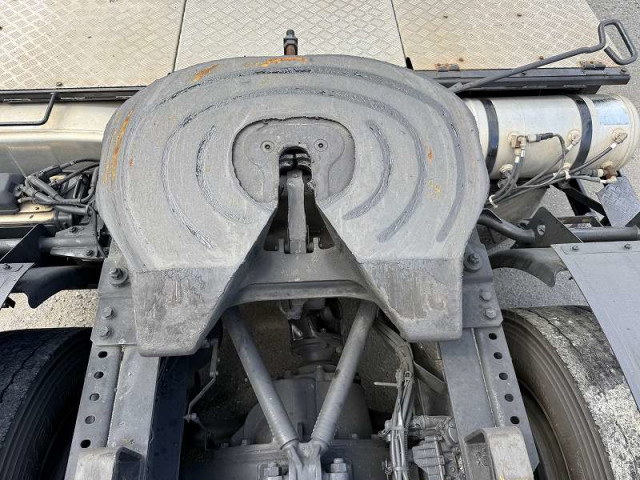 UDトラックス（日産） クオン 大型 トラクタ（シングル） QPG-GK5XAB(95699) 32枚目