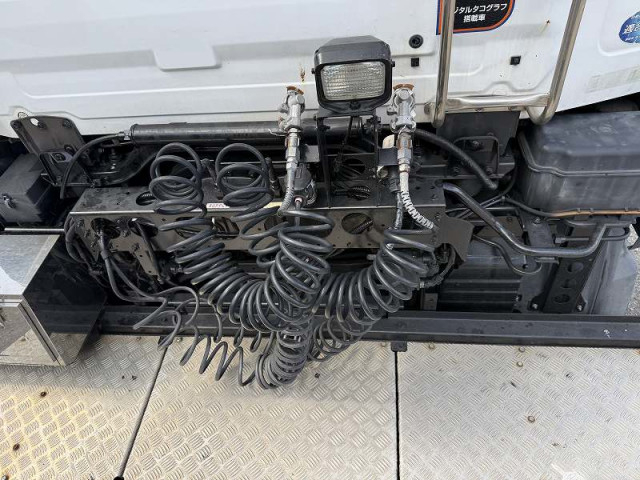 UDトラックス（日産） クオン 大型 トラクタ（シングル） QPG-GK5XAB(95699) 33枚目