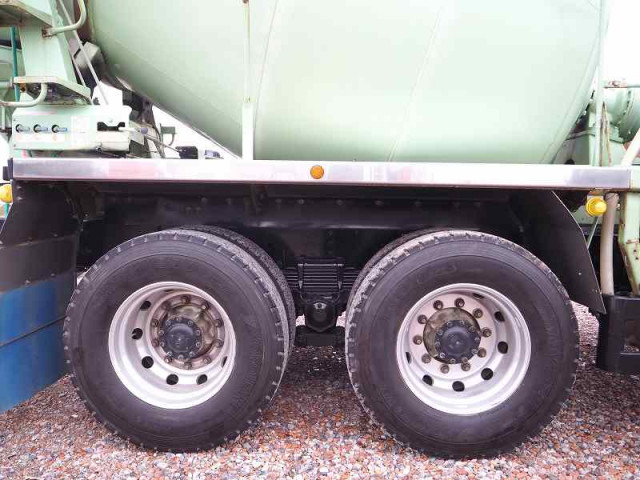 日野 プロフィア 大型 ミキサー車 QPG-FS1AKDA(95703) 13枚目