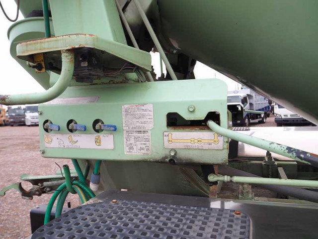 日野 プロフィア 大型 ミキサー車 QPG-FS1AKDA(95703) 18枚目