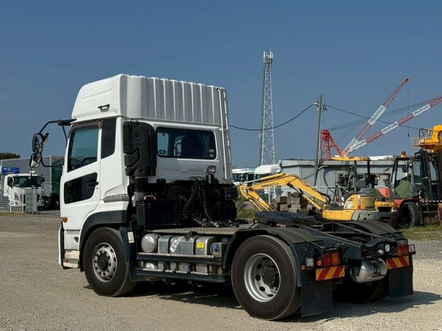 UDトラックス（日産） クオン 大型 トラクタ（シングル） QKG-GK6XAB(95706) 2枚目