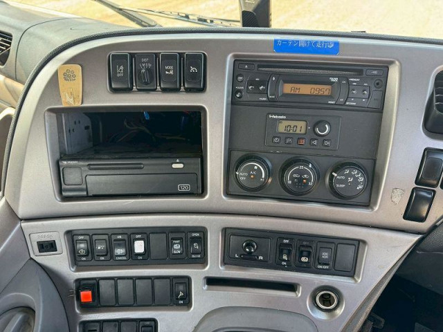 UDトラックス（日産） クオン 大型 トラクタ（シングル） QKG-GK6XAB(95706) 10枚目