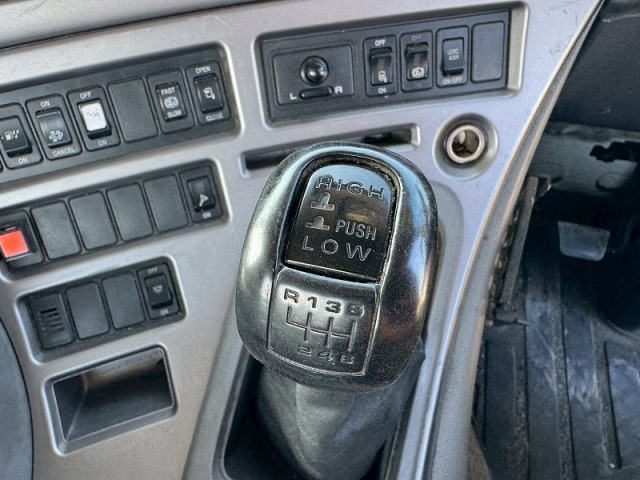 UDトラックス（日産） クオン 大型 トラクタ（シングル） QKG-GK6XAB(95706) 15枚目