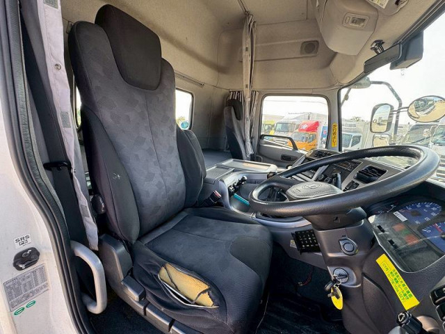 UDトラックス（日産） クオン 大型 トラクタ（シングル） QKG-GK6XAB(95706) 18枚目